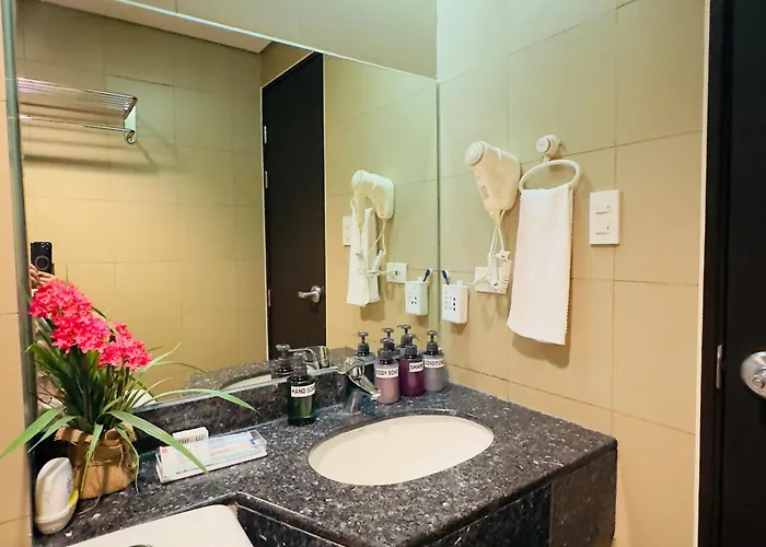Entire 2br In Bgc Apartment *